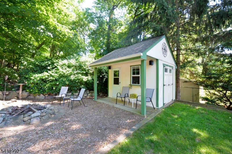 30 Knolls Rd