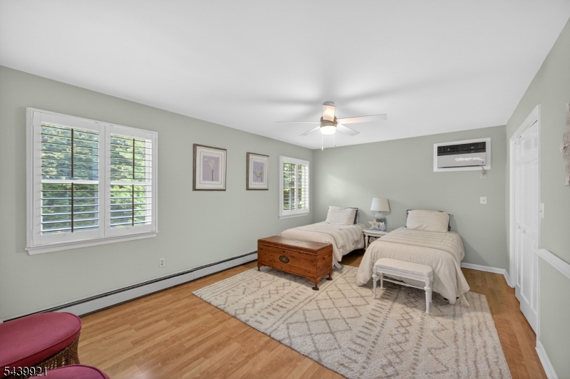 109 Carlson Pkwy