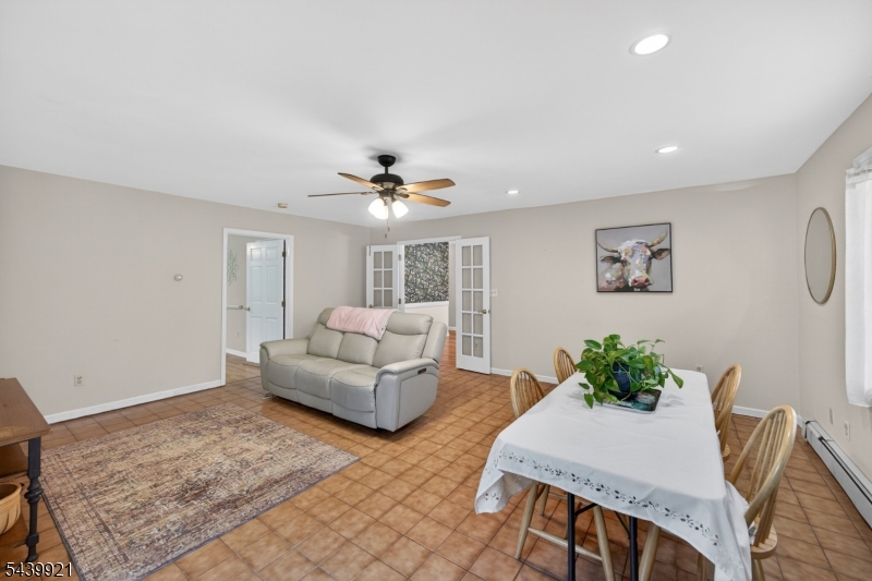 109 Carlson Pkwy