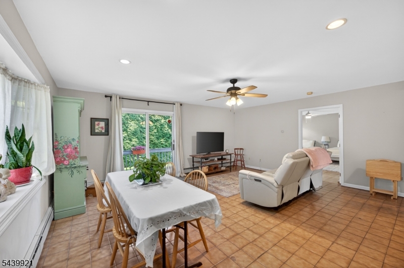 109 Carlson Pkwy