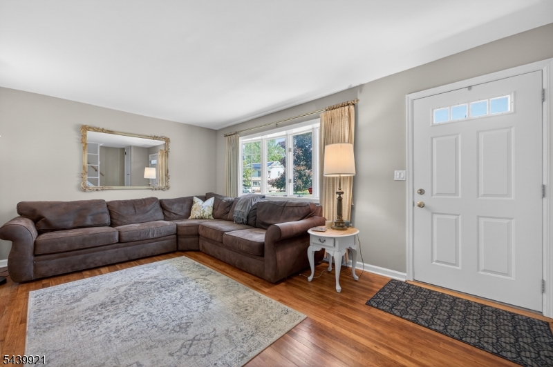 109 Carlson Pkwy