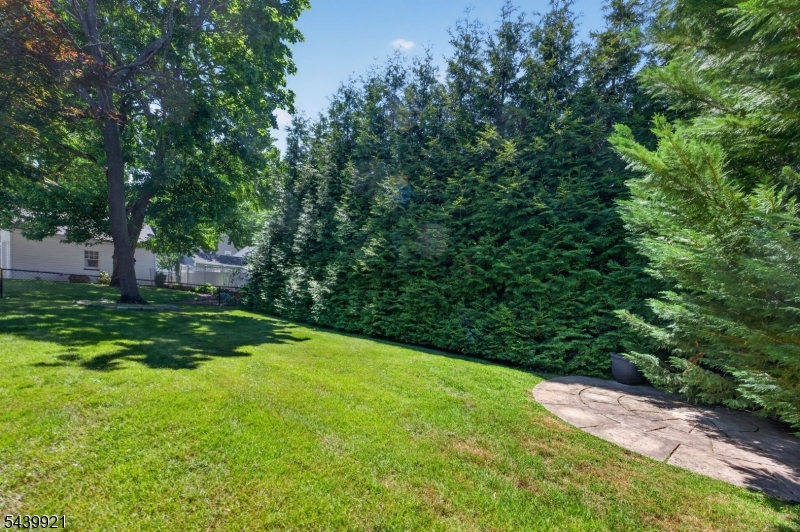 109 Carlson Pkwy