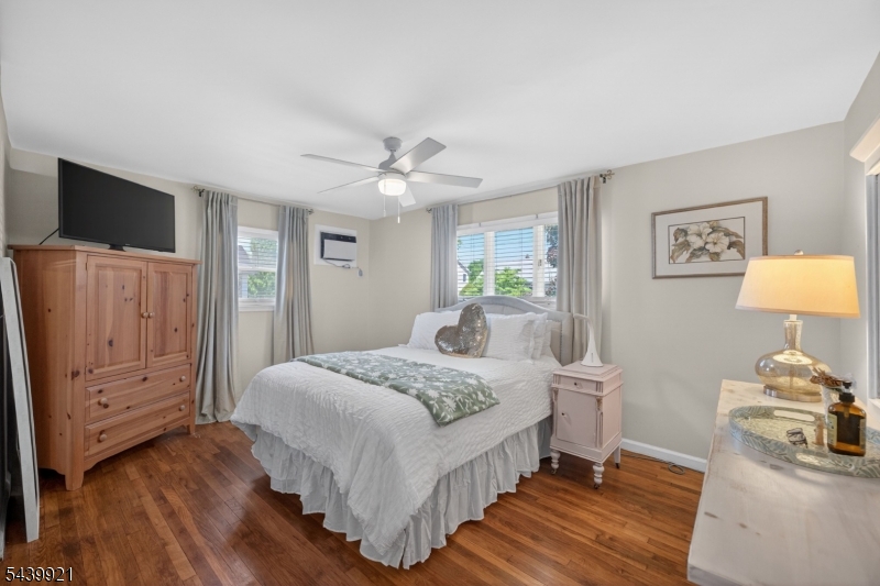 109 Carlson Pkwy