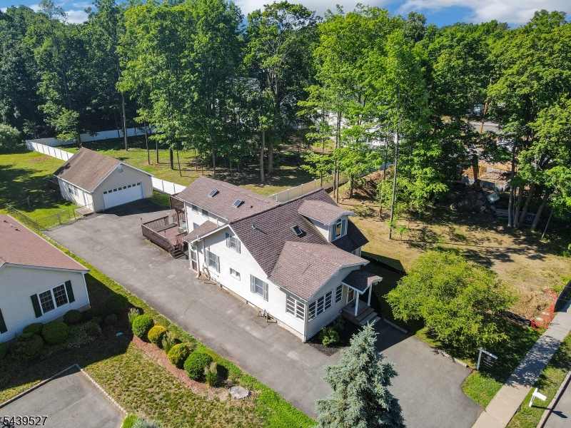 1093 Littleton Rd