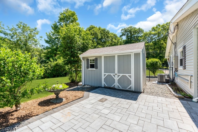 15 Timber Ln