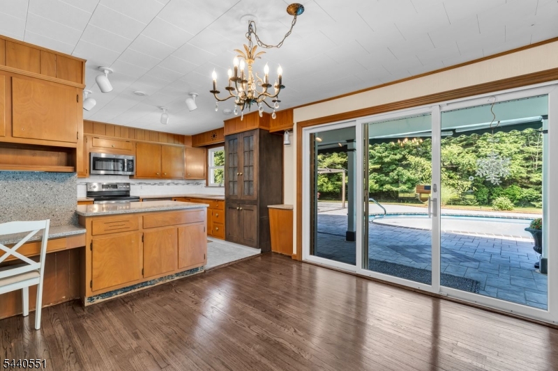 15 Timber Ln