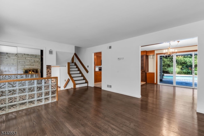 15 Timber Ln