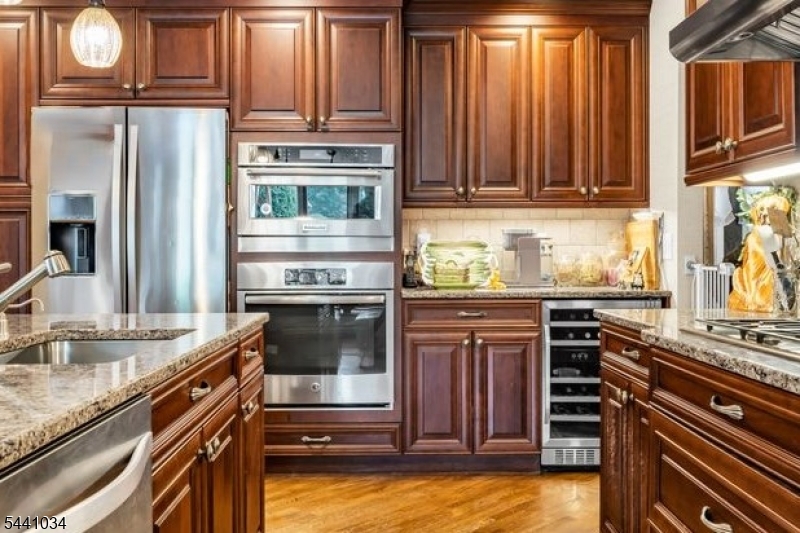 115 Sturbridge Cir