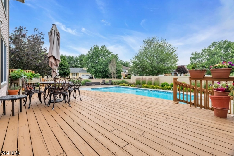 115 Sturbridge Cir