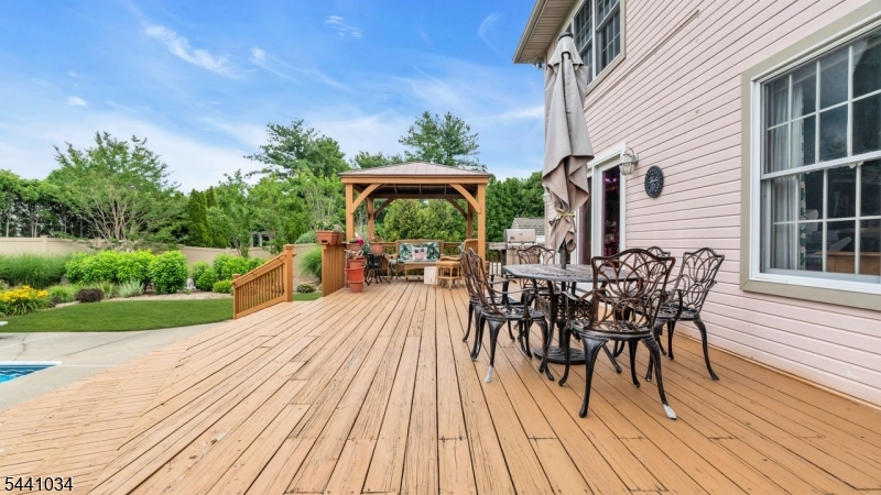 115 Sturbridge Cir
