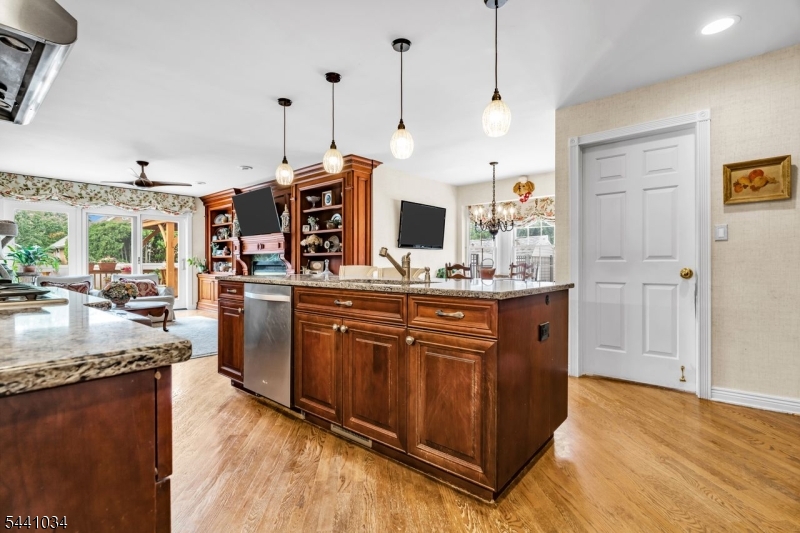115 Sturbridge Cir