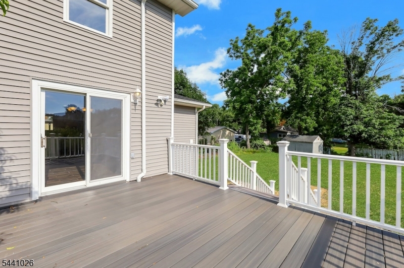 32 Bellows Ln