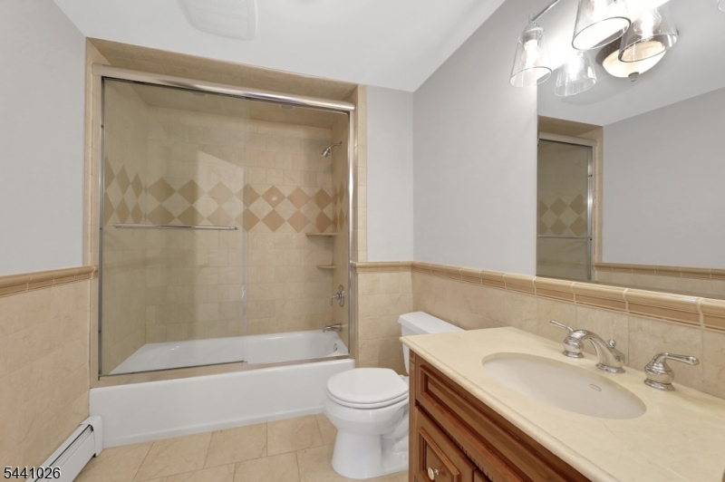 32 Bellows Ln
