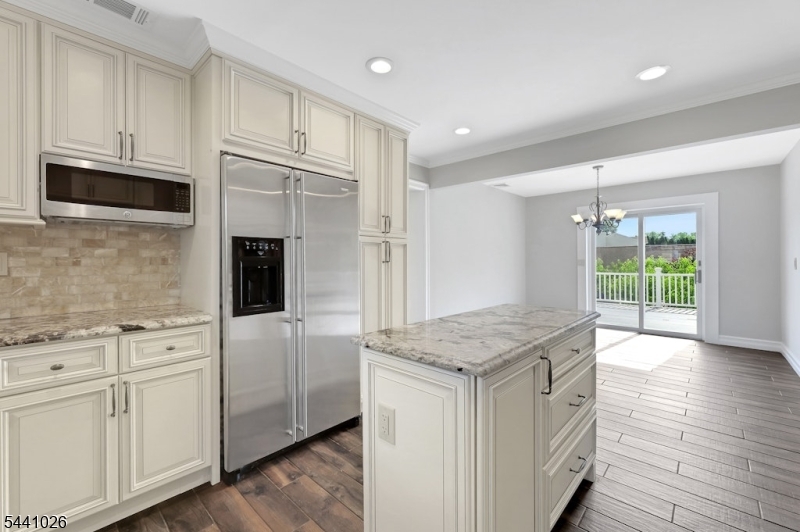 32 Bellows Ln