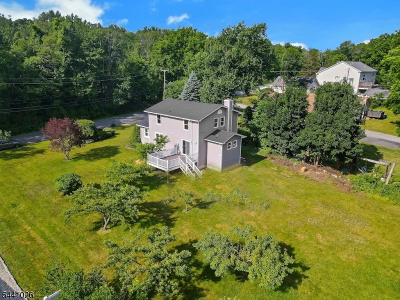 32 Bellows Ln