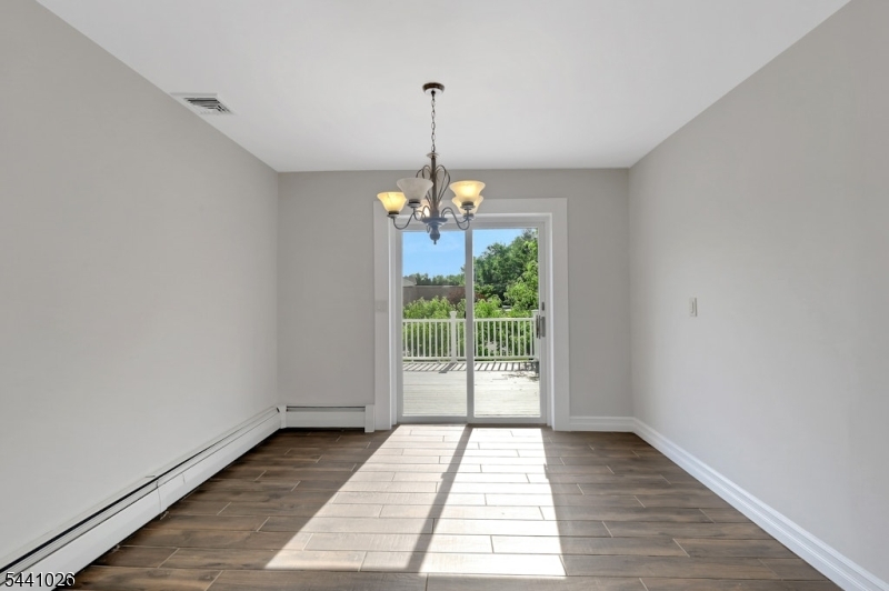 32 Bellows Ln