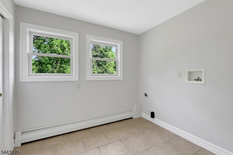 32 Bellows Ln