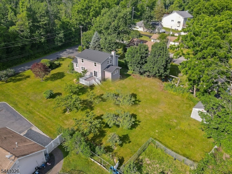 32 Bellows Ln