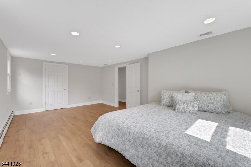 32 Bellows Ln