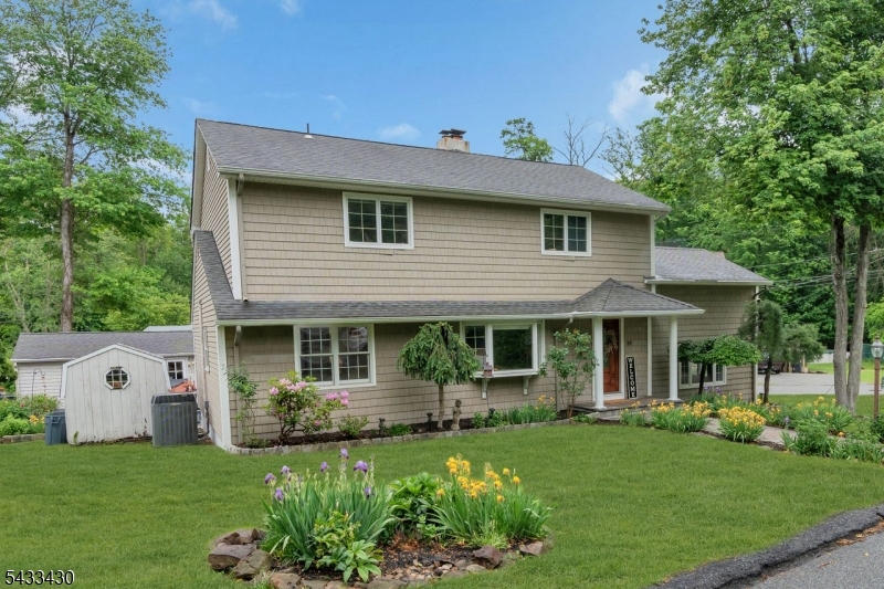 30 Laurel Dr