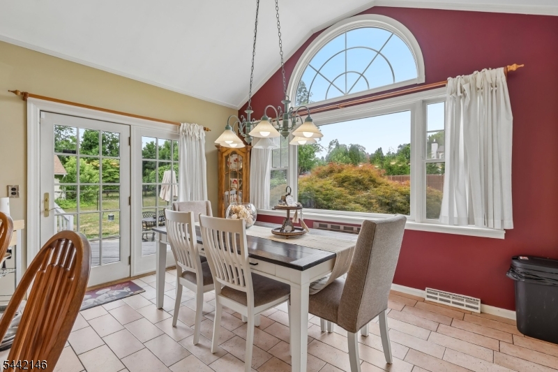 49 Pancake Hollow Dr