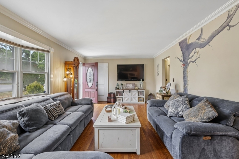 49 Pancake Hollow Dr