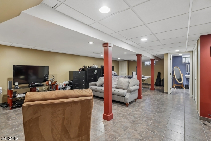 49 Pancake Hollow Dr