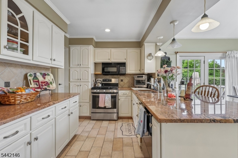 49 Pancake Hollow Dr