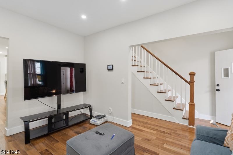 169 Oakwood Pl