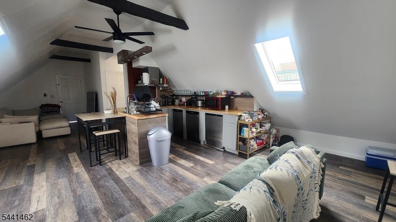 130 Chestnut St 3