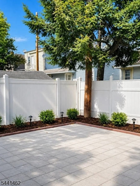 130 Chestnut St 3
