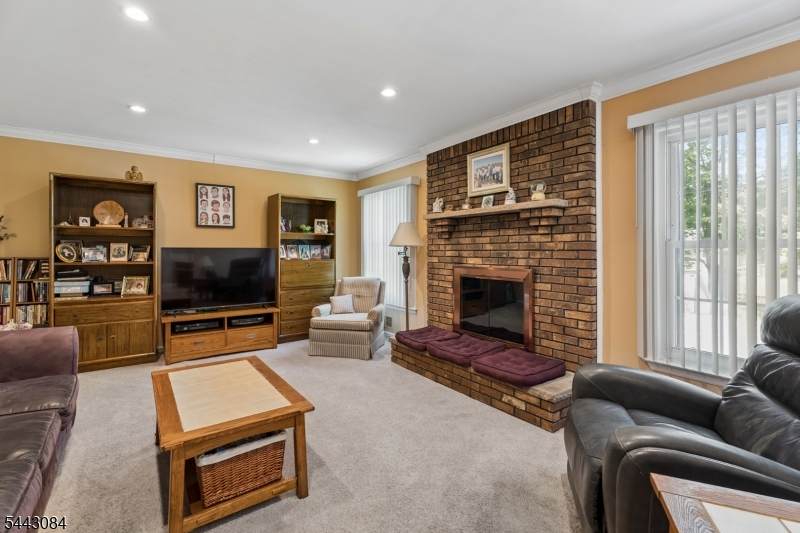 39 Robin Hood Way
