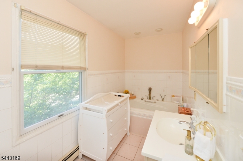71 Ringwood Ave