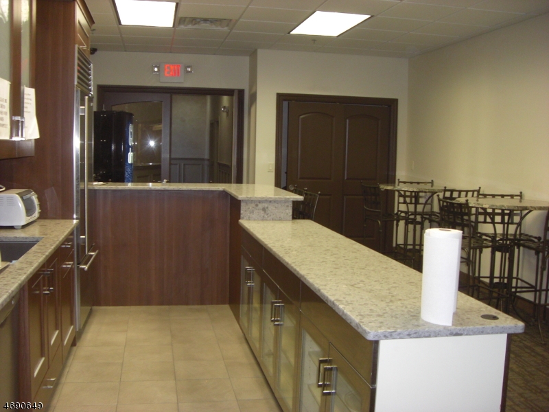 24 Newark Pompton Tpke
