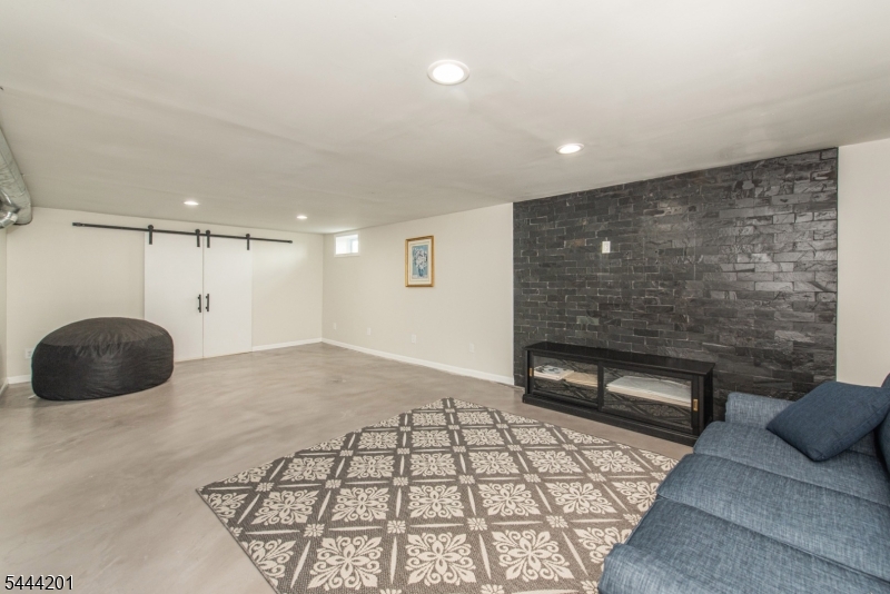 388 Irving Ave
