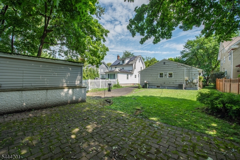 388 Irving Ave