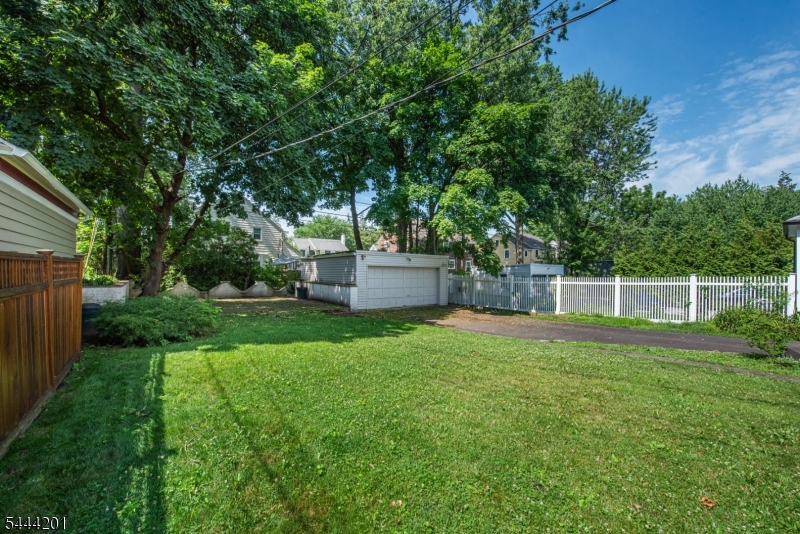 388 Irving Ave