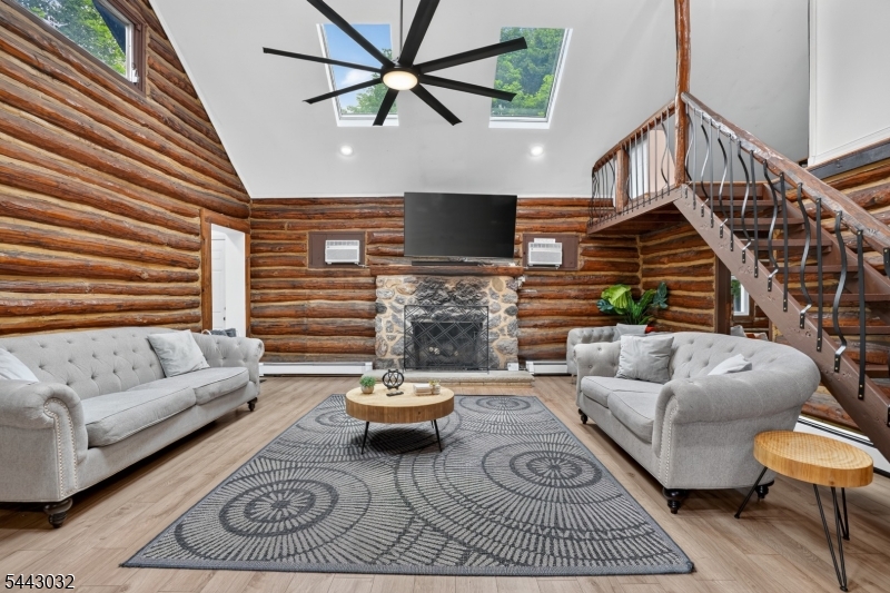 53 Lakeview Dr