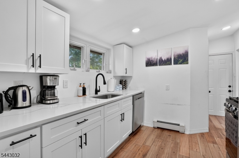 53 Lakeview Dr