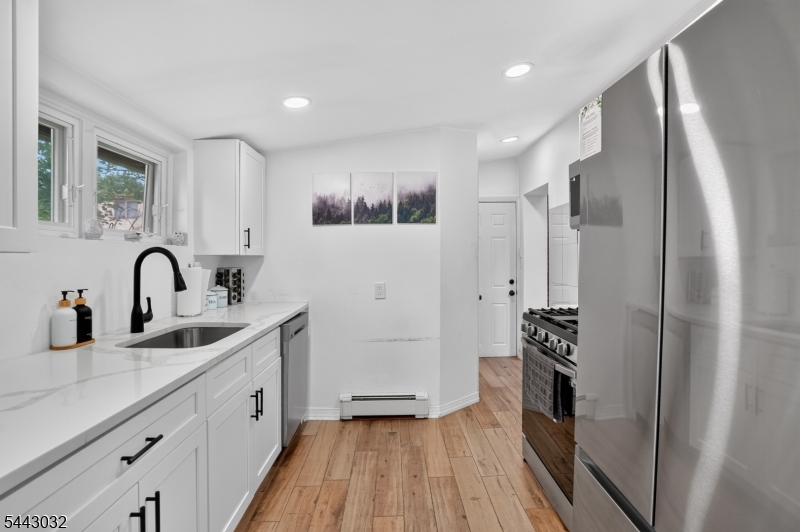 53 Lakeview Dr