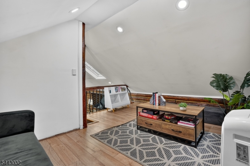 53 Lakeview Dr