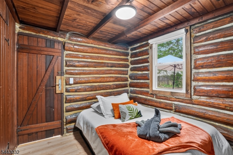 53 Lakeview Dr