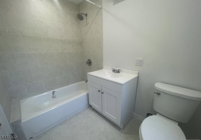 298 Farrant Ter 1