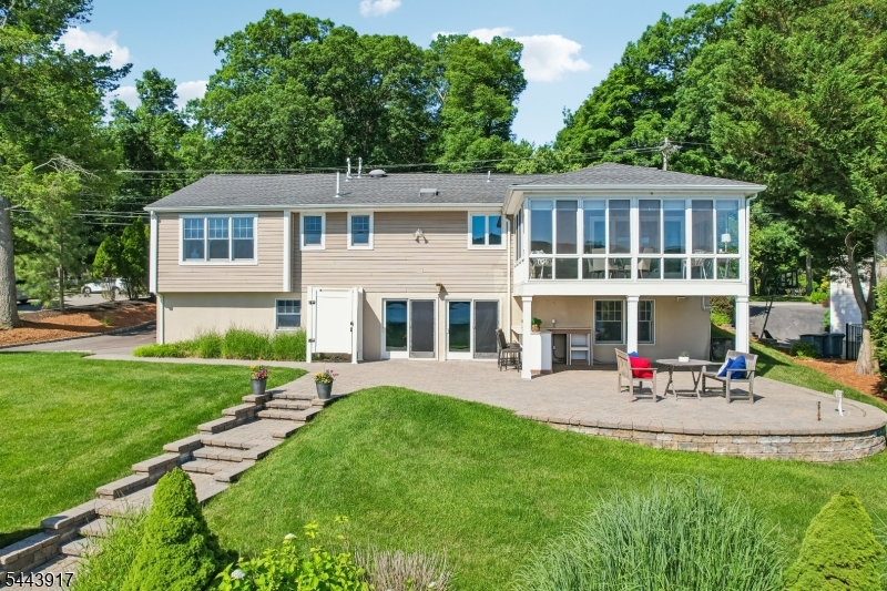 1050 Pines Lake Dr