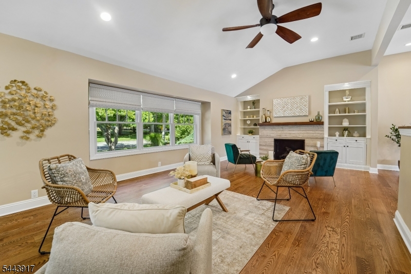 1050 Pines Lake Dr