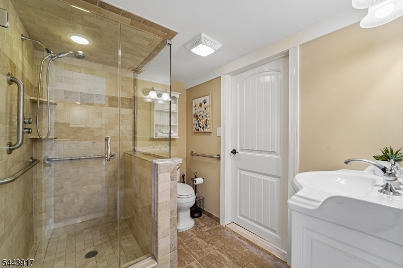 1050 Pines Lake Dr