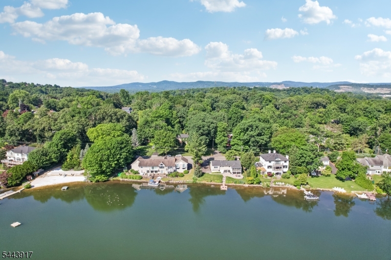 1050 Pines Lake Dr