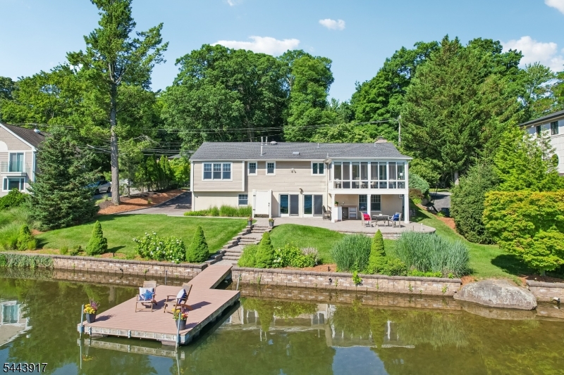 1050 Pines Lake Dr