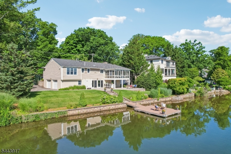 1050 Pines Lake Dr