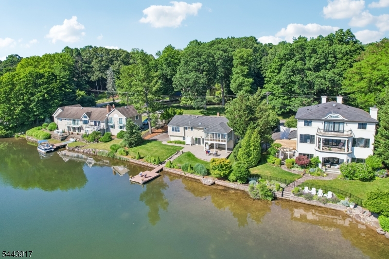 1050 Pines Lake Dr